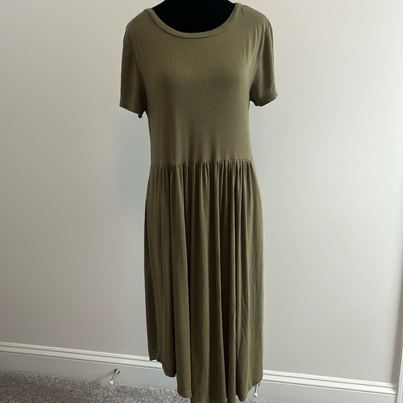 Dress - Picture 1 of 4